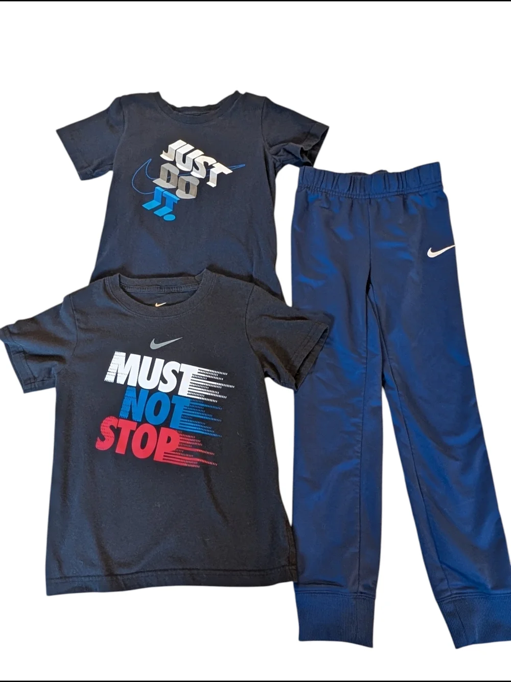 Nike Boys 3-Piece Active Bundle Tee Shirt, Pants, Joggers, Athletic Gear Size 7 - Picture 2 of 9